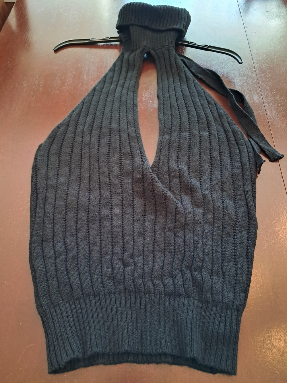 Source Unknown Black Ribbed Halter Knit Top